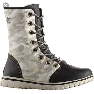 Sorel 1964 Unlined waterproof boots 7 white camo
